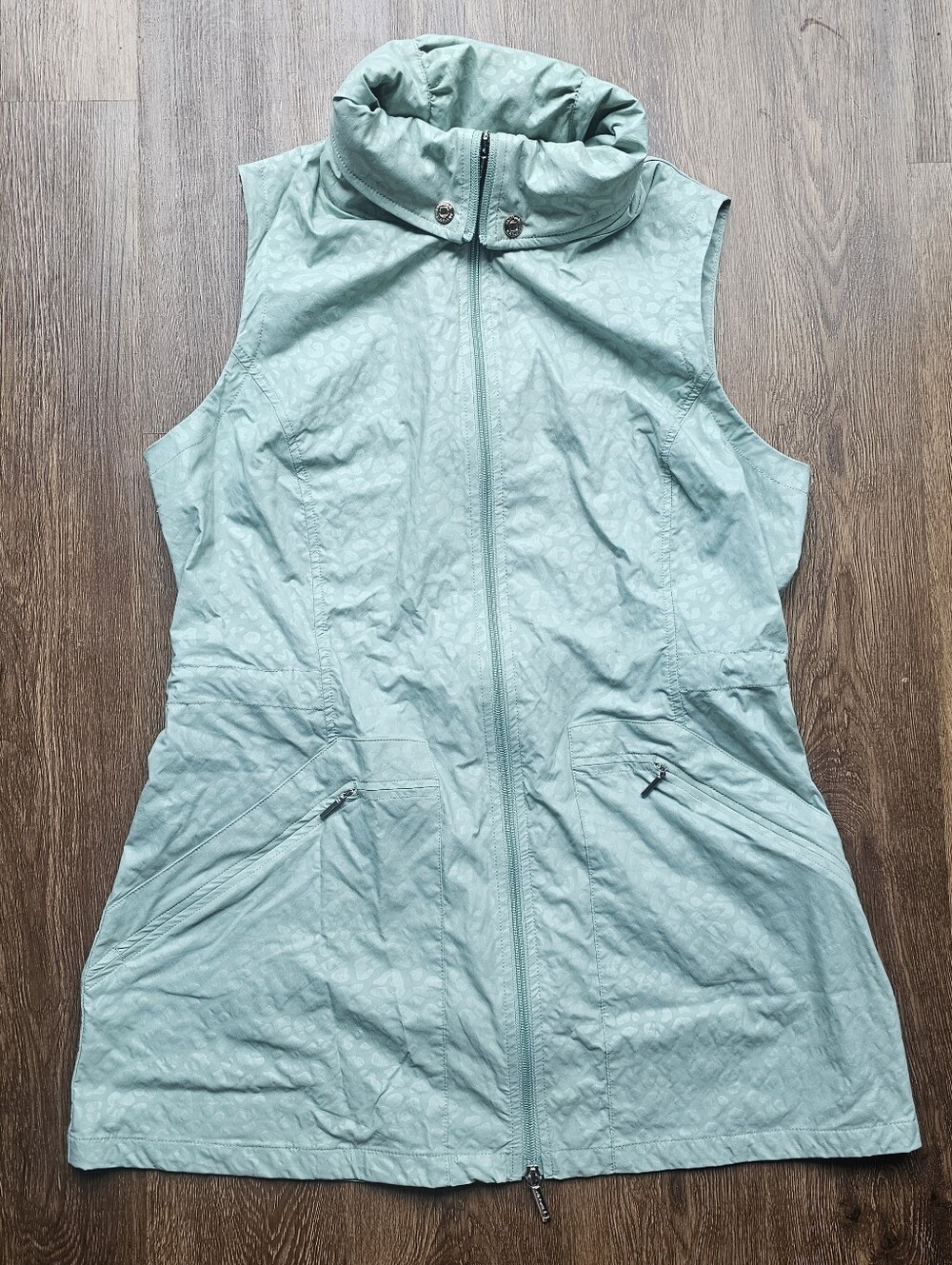 Delaney Embossed Travel Vest Womens L Blue Cheetah Print Anatomie Waterproof - Picture 9 of 9